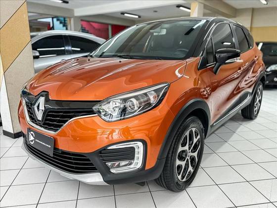 RENAULT CAPTUR 1.6 16V SCE FLEX INTENSE X-TRONIC RENAULT CAPTUR 1.6 16V SCE FLEX INTENSE X-TRONIC